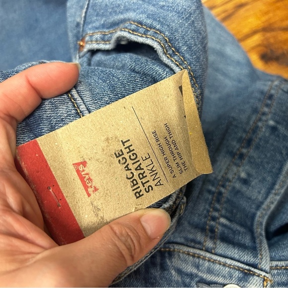 Levi's ribcage straight ankle jeans NWT - Picture 6 of 9